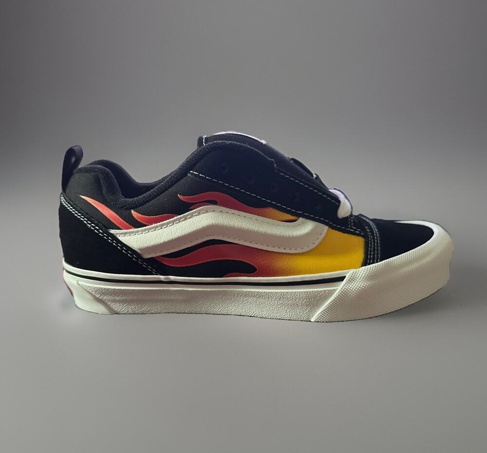 New Kids Size 6.5 Vans Knu Skool Flames Black Red VN000EGCY09 Skate Shoes